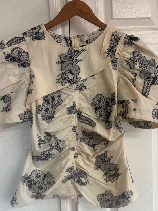 Sea New York Tops - Sea New York Cream Floral Coupe Cinched Short Sleeve Blouse Top Size 4